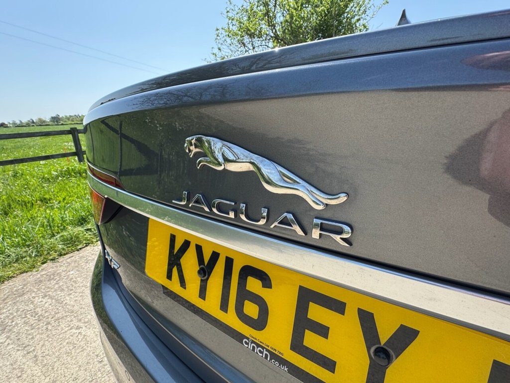 Used Jaguar XF 2016 for sale - 76367520: Photo 8