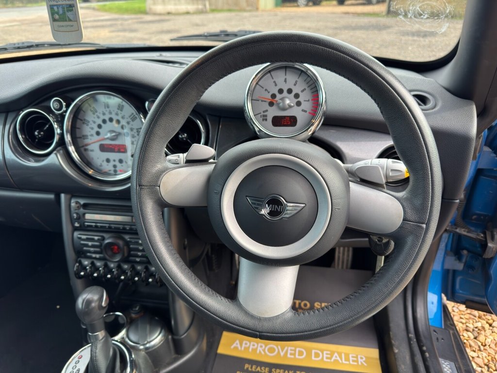 Used MINI Convertible 2007 for sale - 77655267: Photo 16