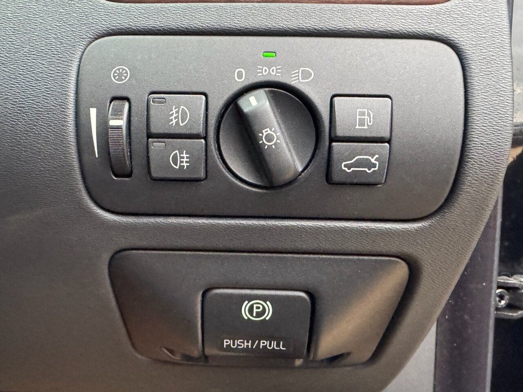 Used Volvo XC70 2008 for sale - 78096861: Photo 18