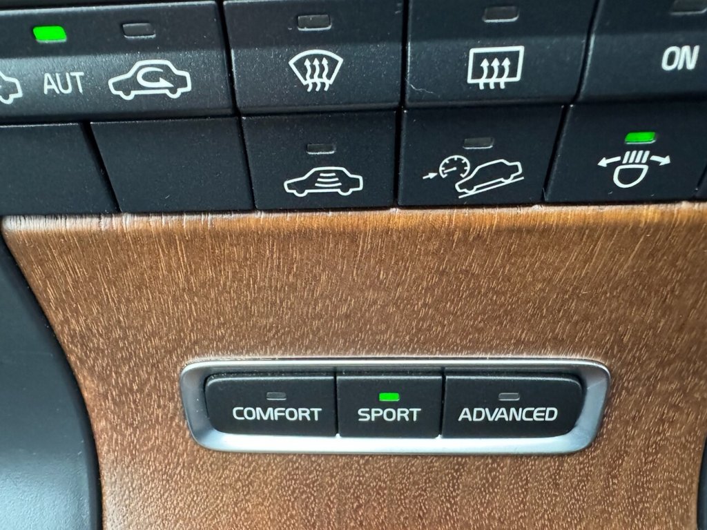 Used Volvo XC70 2008 for sale - 78096861: Photo 35