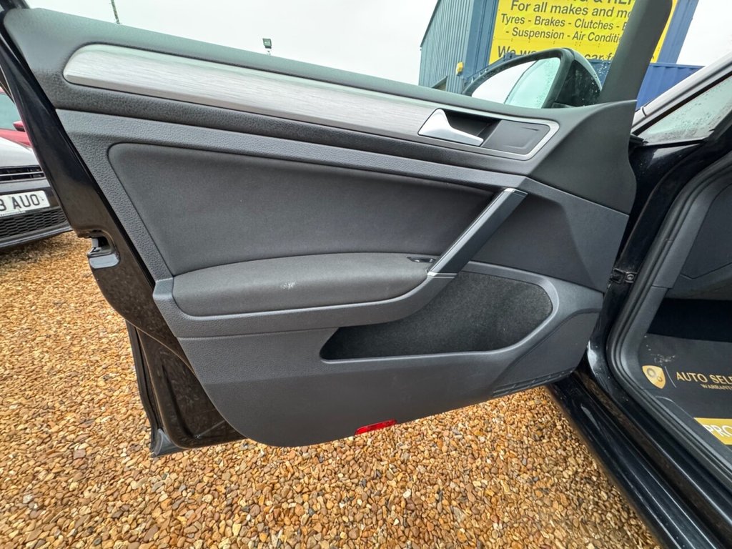 Used Volkswagen Golf 2015 for sale - 77609171: Photo 28