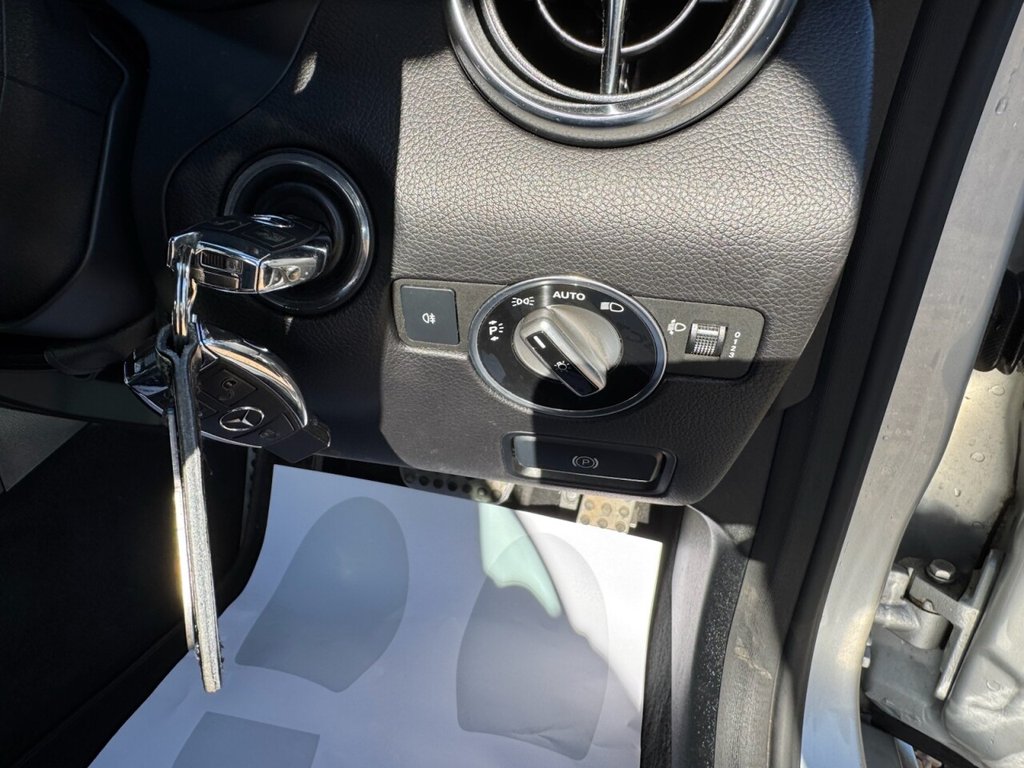 Used Mercedes-Benz SLK 2013 for sale - 77920203: Photo 12