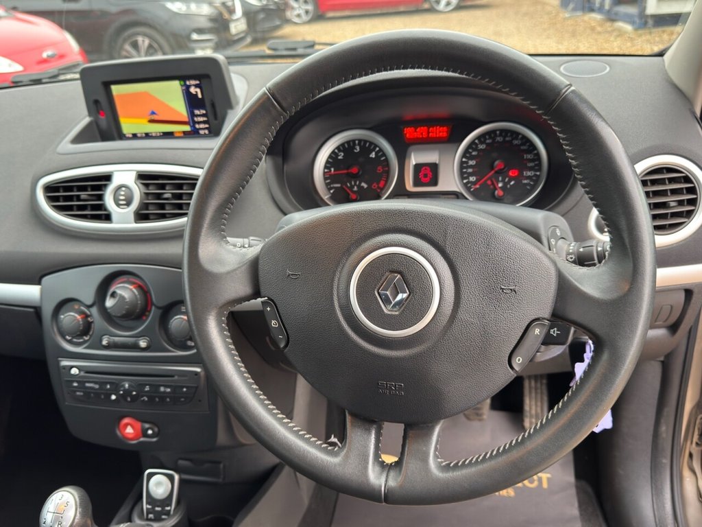 Used Renault Clio 2010 for sale - 77680805: Photo 22