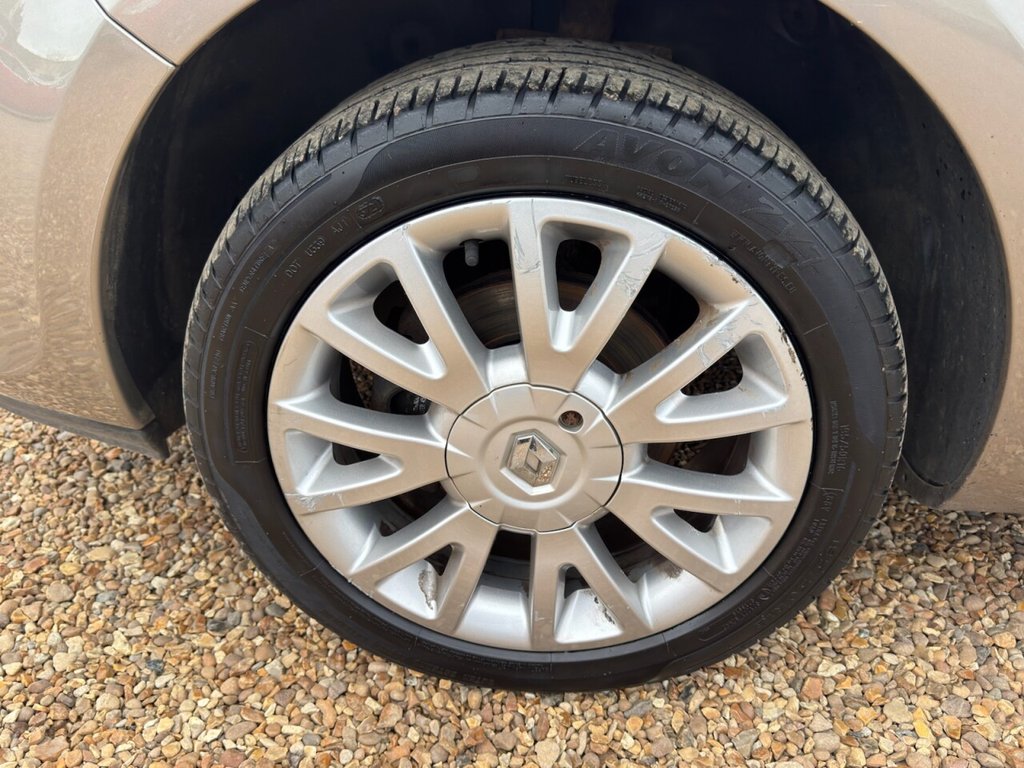 Used Renault Clio 2010 for sale - 77680805: Photo 35