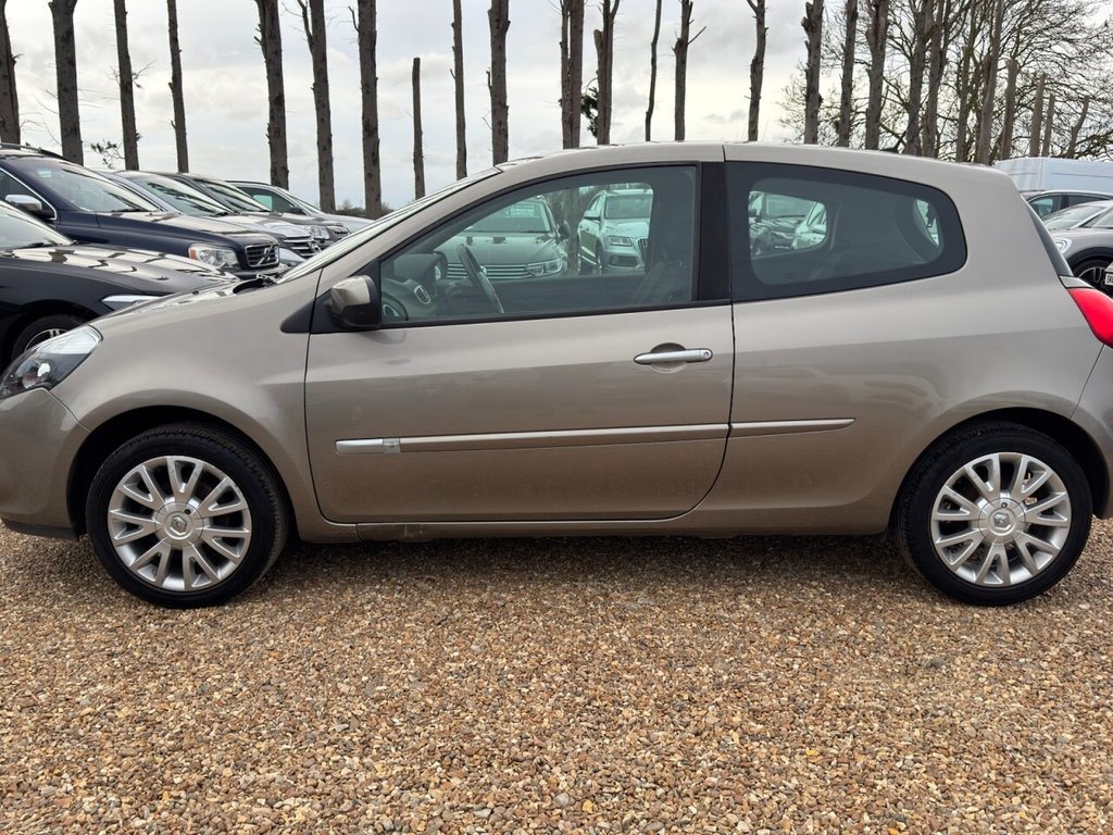 Used Renault Clio 2010 for sale - 77680805: Photo 4