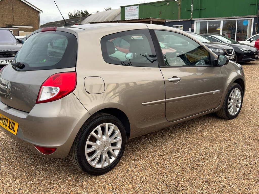 Used Renault Clio 2010 for sale - 77680805: Photo 7