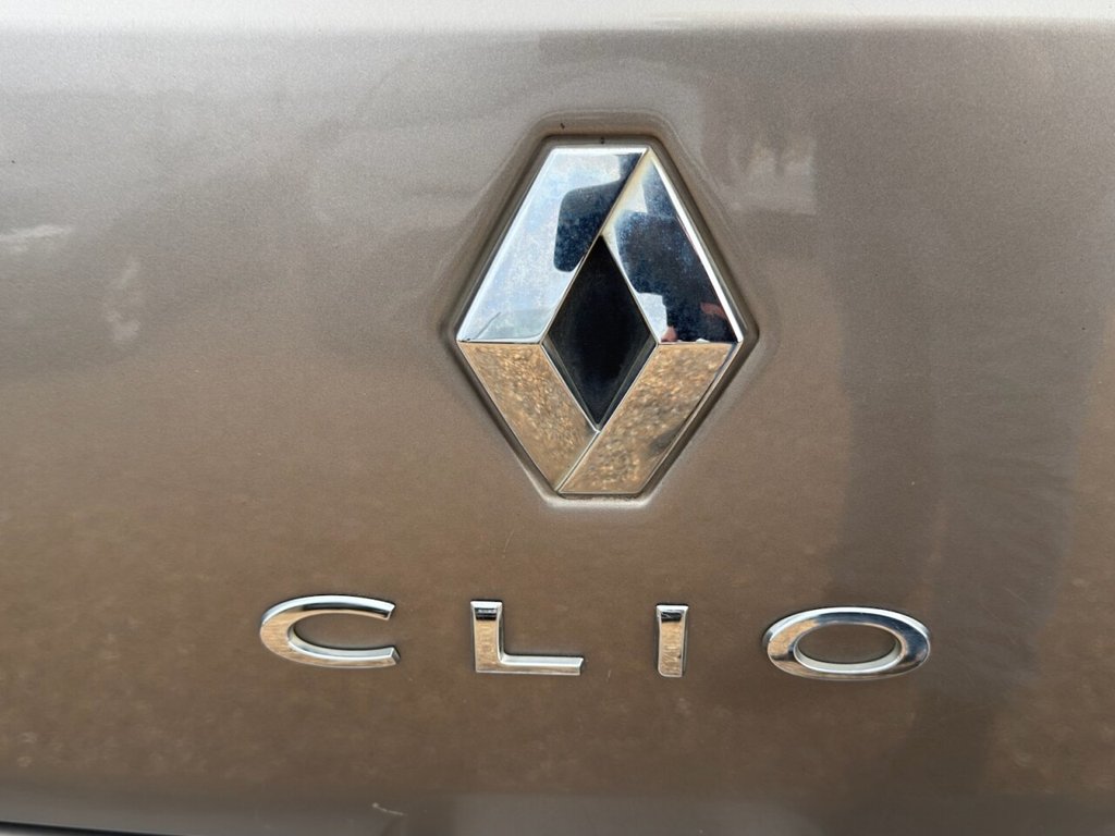 Used Renault Clio 2010 for sale - 77680805: Photo 9