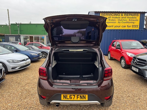 Used Dacia Sandero Stepway 2017 for sale - 76303999: Photo 11