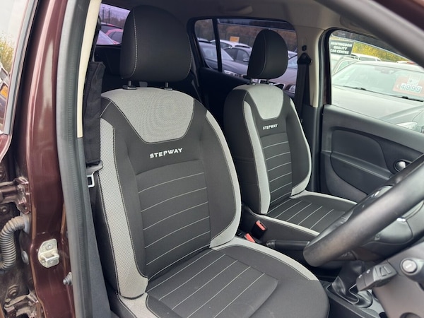 Used Dacia Sandero Stepway 2017 for sale - 76303999: Photo 16