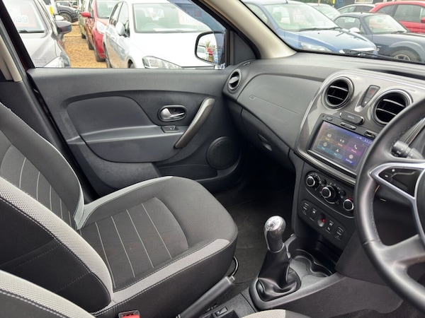 Used Dacia Sandero Stepway 2017 for sale - 76303999: Photo 28