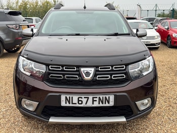 Used Dacia Sandero Stepway 2017 for sale - 76303999: Photo 2