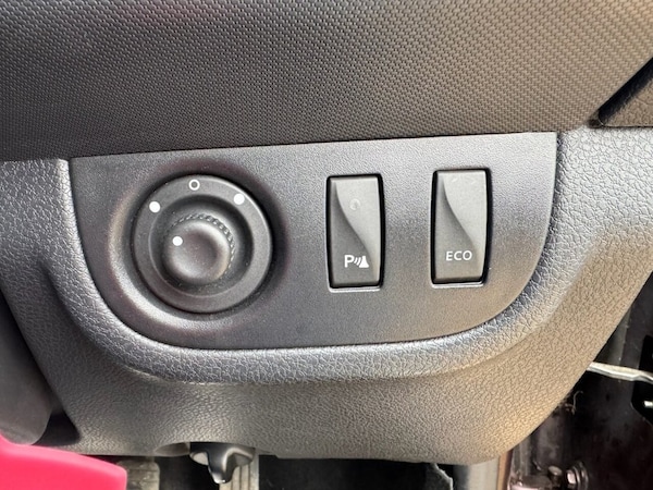 Used Dacia Sandero Stepway 2017 for sale - 76303999: Photo 31