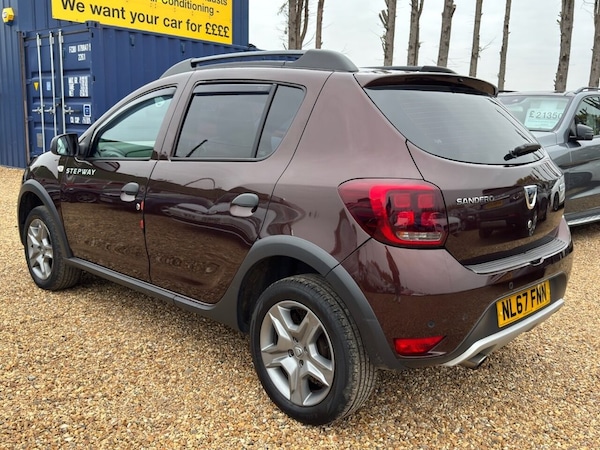 Used Dacia Sandero Stepway 2017 for sale - 76303999: Photo 5