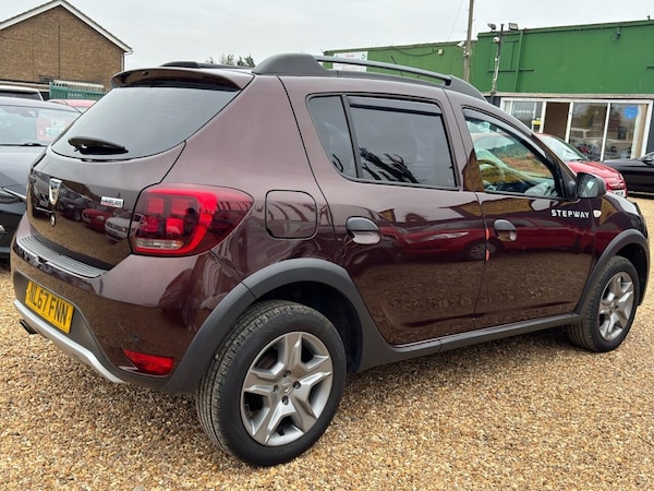Used Dacia Sandero Stepway 2017 for sale - 76303999: Photo 7