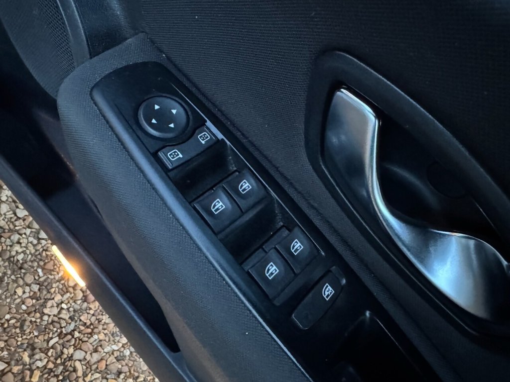 Used Renault Megane 2010 for sale - 76950461: Photo 12