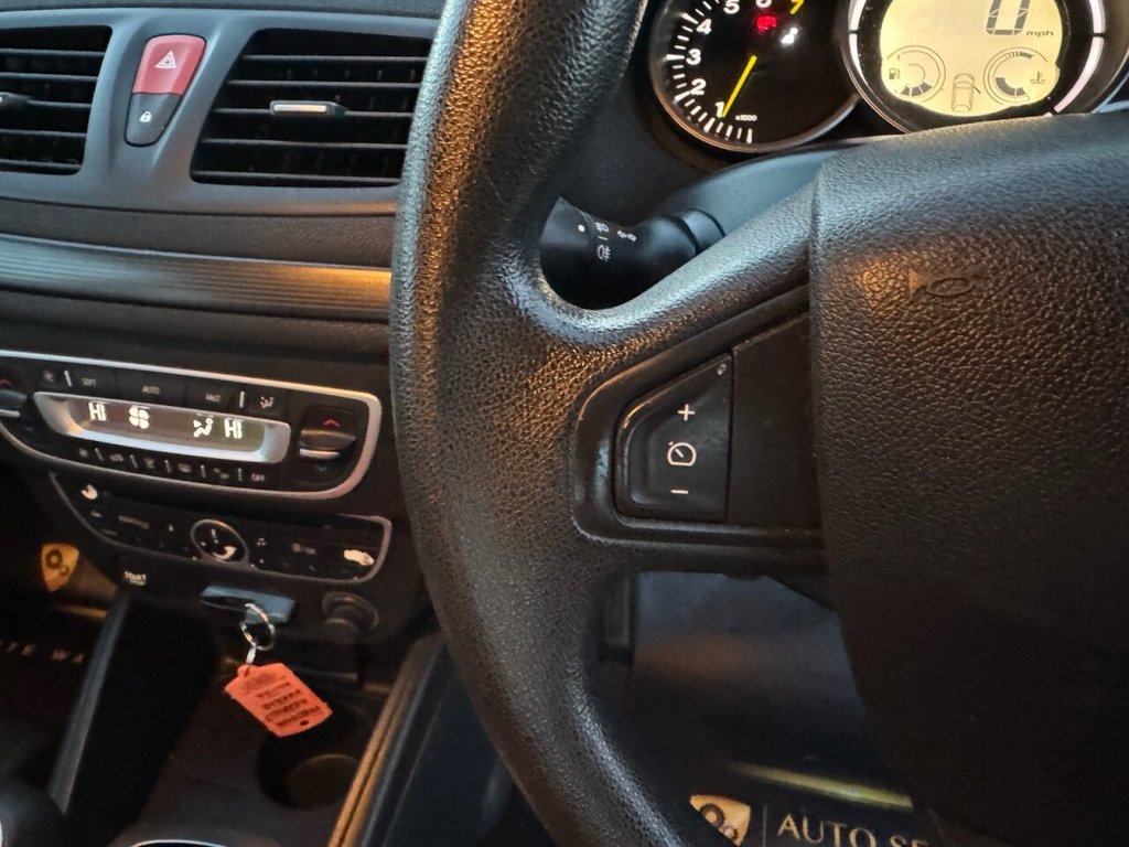 Used Renault Megane 2010 for sale - 76950461: Photo 17
