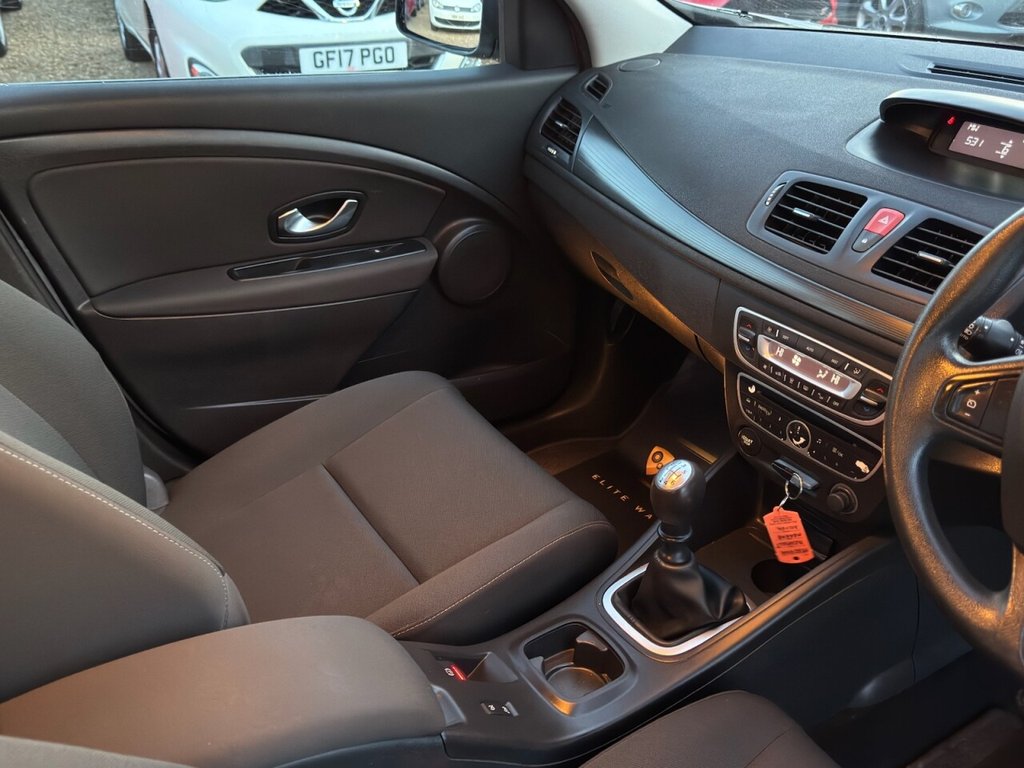 Used Renault Megane 2010 for sale - 76950461: Photo 24