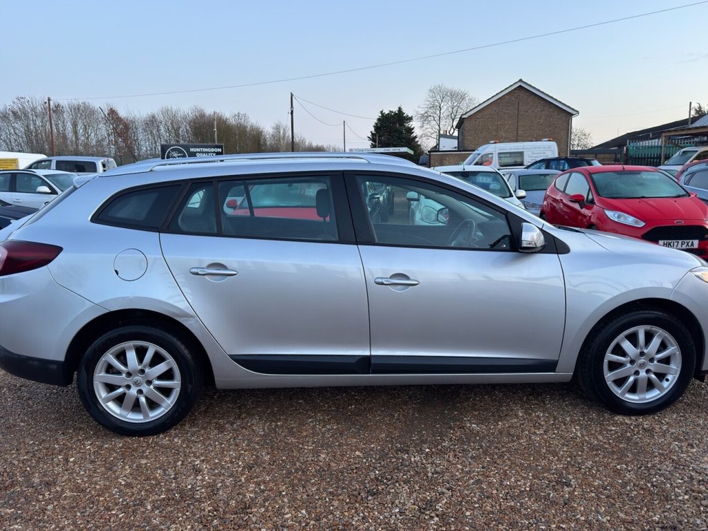 Used Renault Megane 2010 for sale - 76950461: Photo 9