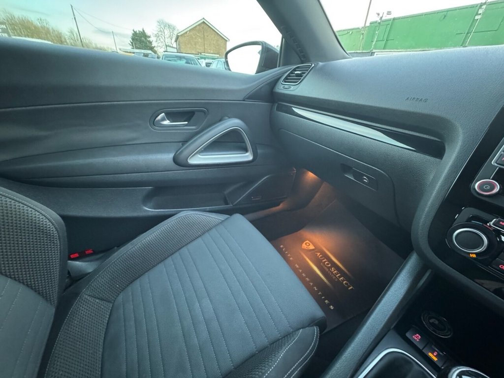 Used Volkswagen Scirocco 2011 for sale - 77153882: Photo 24