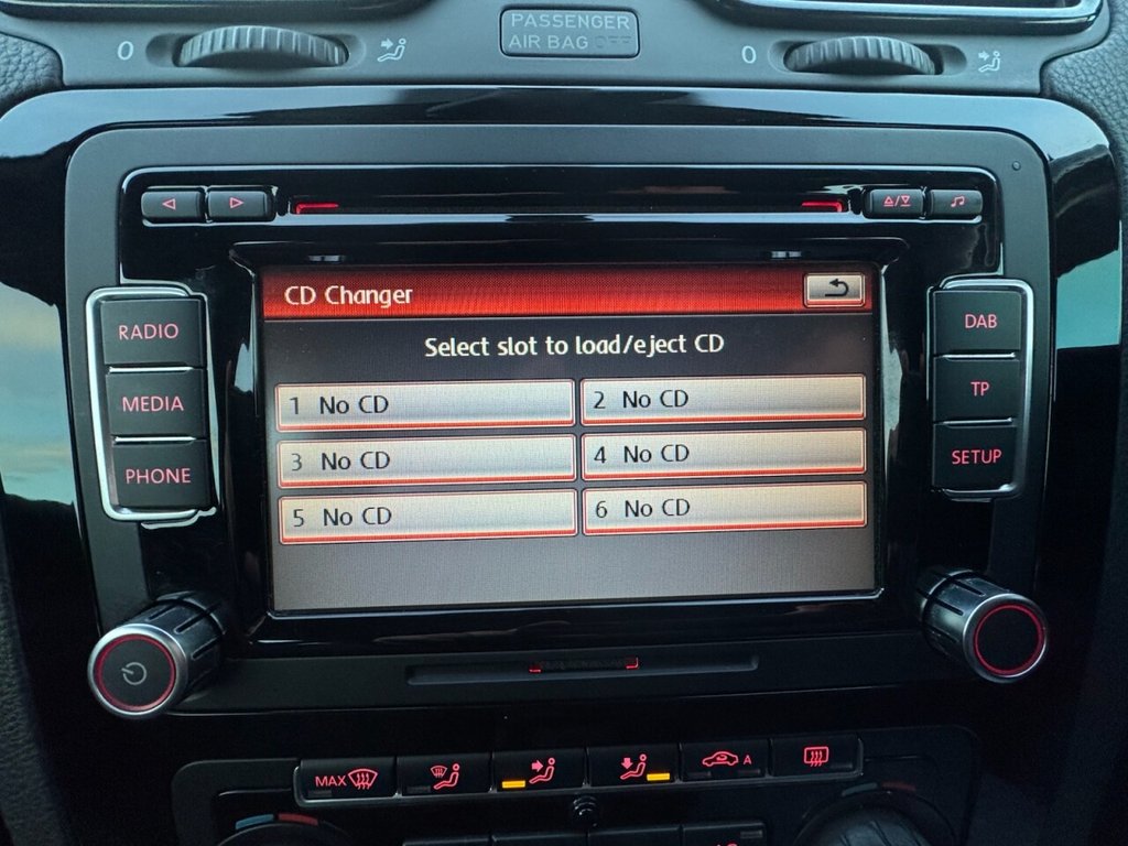 Used Volkswagen Scirocco 2011 for sale - 77153882: Photo 32