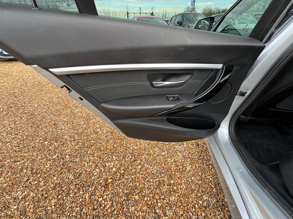 Used BMW 3 Series 2018 for sale - 76841293: Photo 35