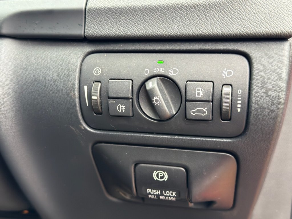 Used Volvo V60 2011 for sale - 77250755: Photo 15