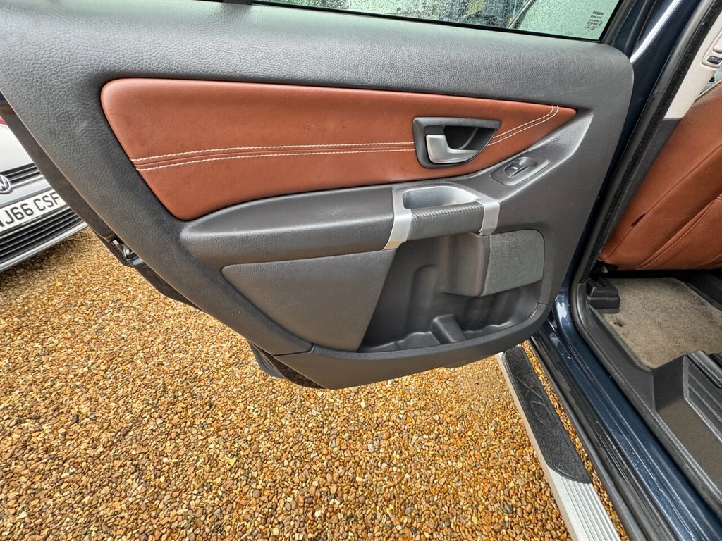 Used Volvo XC90 2011 for sale - 77457559: Photo 44