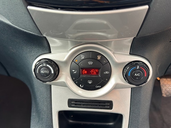 Used Ford Fiesta 2010 for sale - 76048496: Photo 20