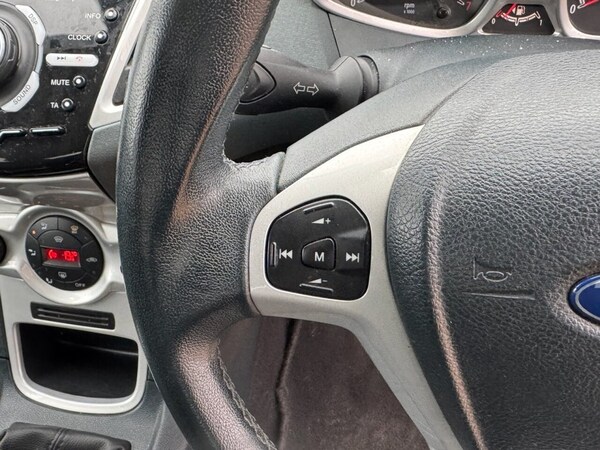 Used Ford Fiesta 2010 for sale - 76048496: Photo 24