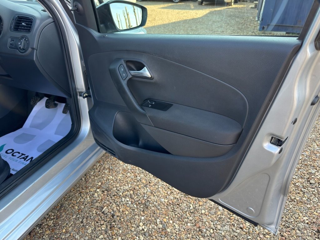 Used Volkswagen Polo 2014 for sale - 77952969: Photo 14