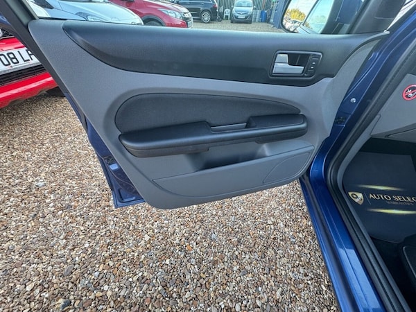 Used Ford Focus 2009 for sale - 76119063: Photo 36