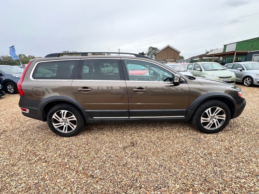 Used Volvo XC70 2013 for sale - 76173206: Photo 13