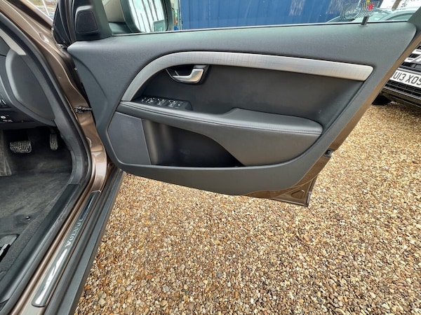 Used Volvo XC70 2013 for sale - 76173206: Photo 17