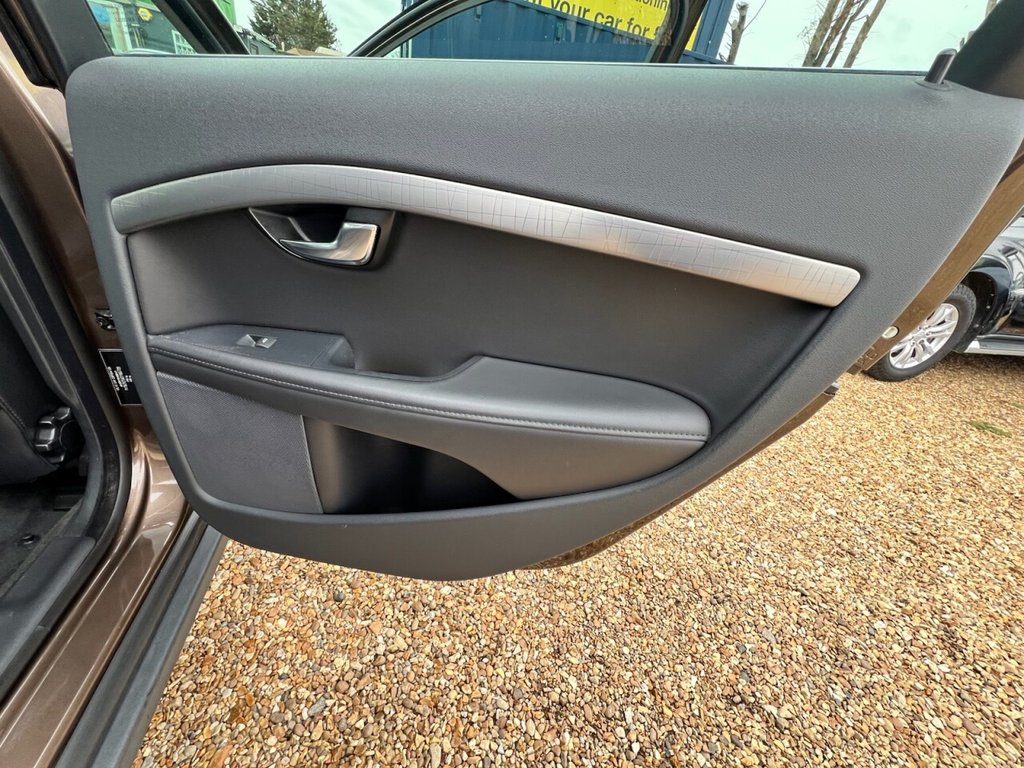 Used Volvo XC70 2013 for sale - 76173206: Photo 42