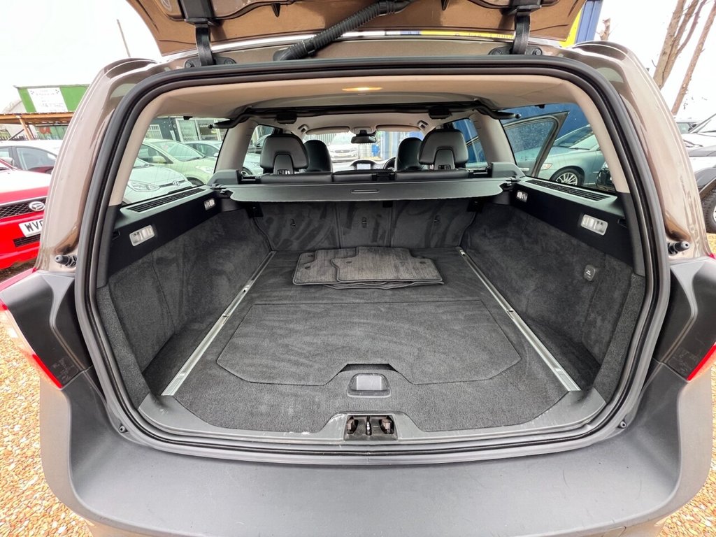 Used Volvo XC70 2013 for sale - 76173206: Photo 50