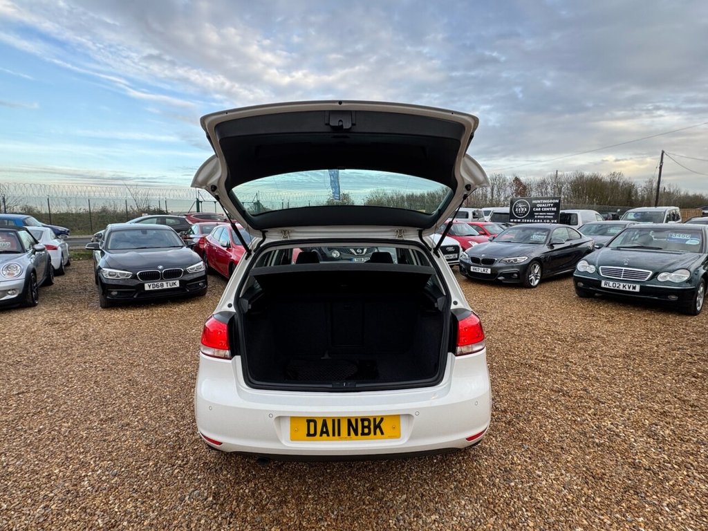 Used Volkswagen Golf 2011 for sale - 76841237: Photo 11