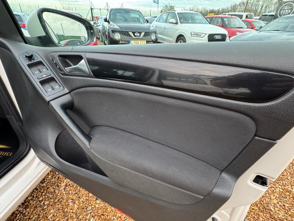 Used Volkswagen Golf 2011 for sale - 76841237: Photo 14