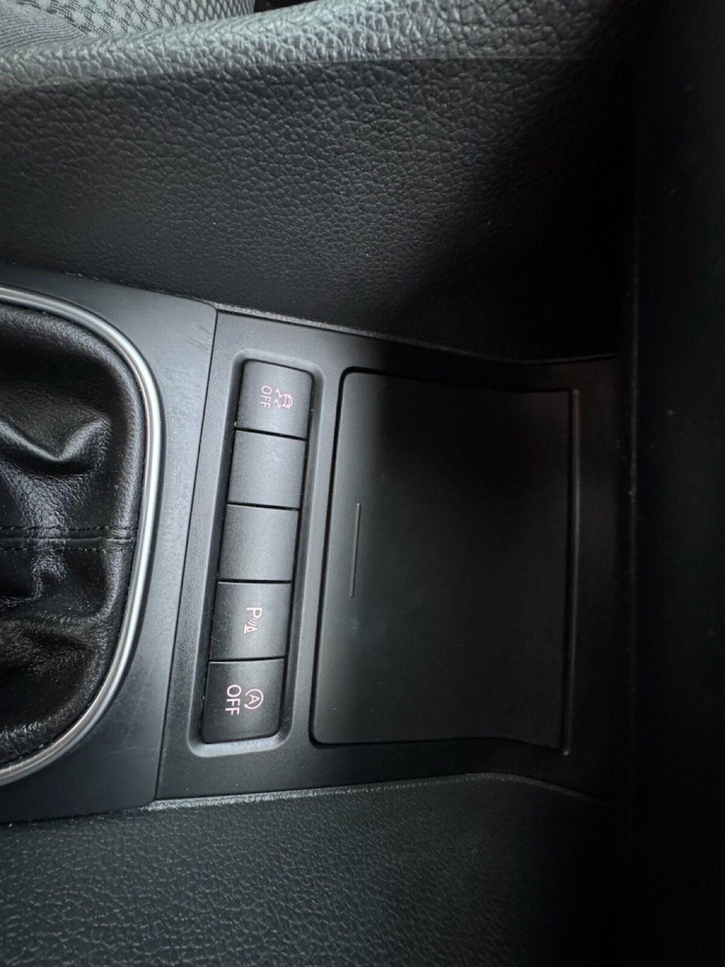 Used Volkswagen Golf 2011 for sale - 76841237: Photo 24