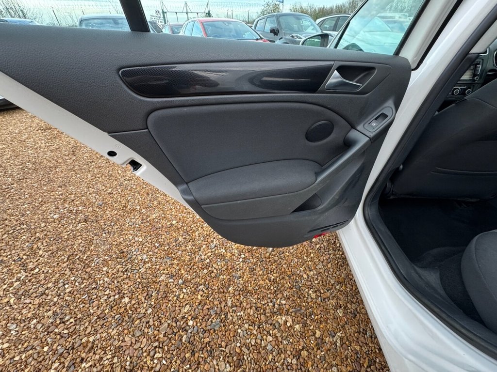 Used Volkswagen Golf 2011 for sale - 76841237: Photo 30