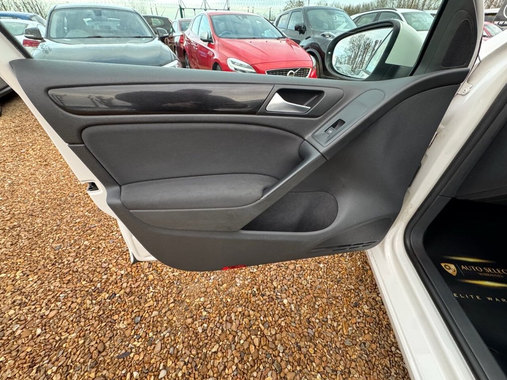 Used Volkswagen Golf 2011 for sale - 76841237: Photo 33