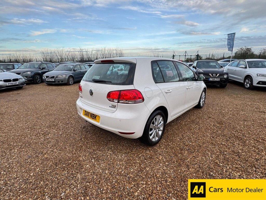 Used Volkswagen Golf 2011 for sale - 76841237: Photo 4