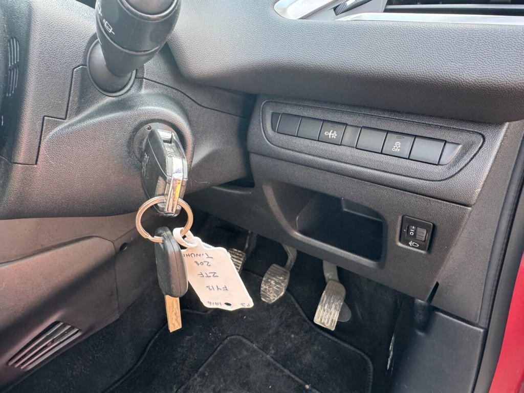 Used Peugeot 208 2013 for sale - 77200354: Photo 15