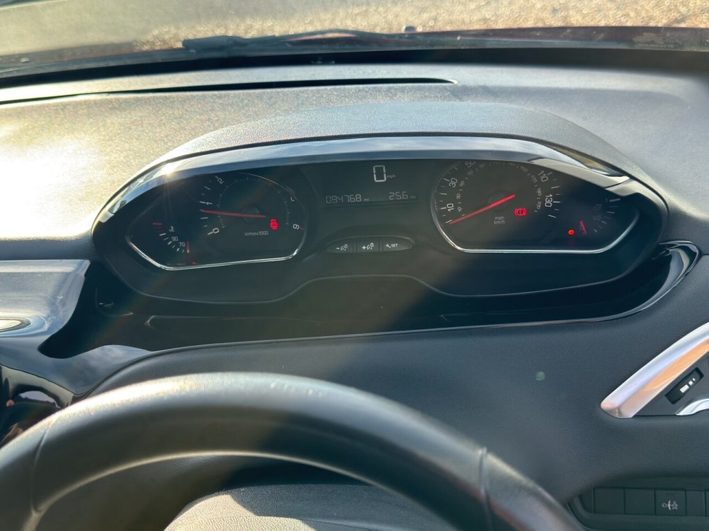 Used Peugeot 208 2013 for sale - 77200354: Photo 17