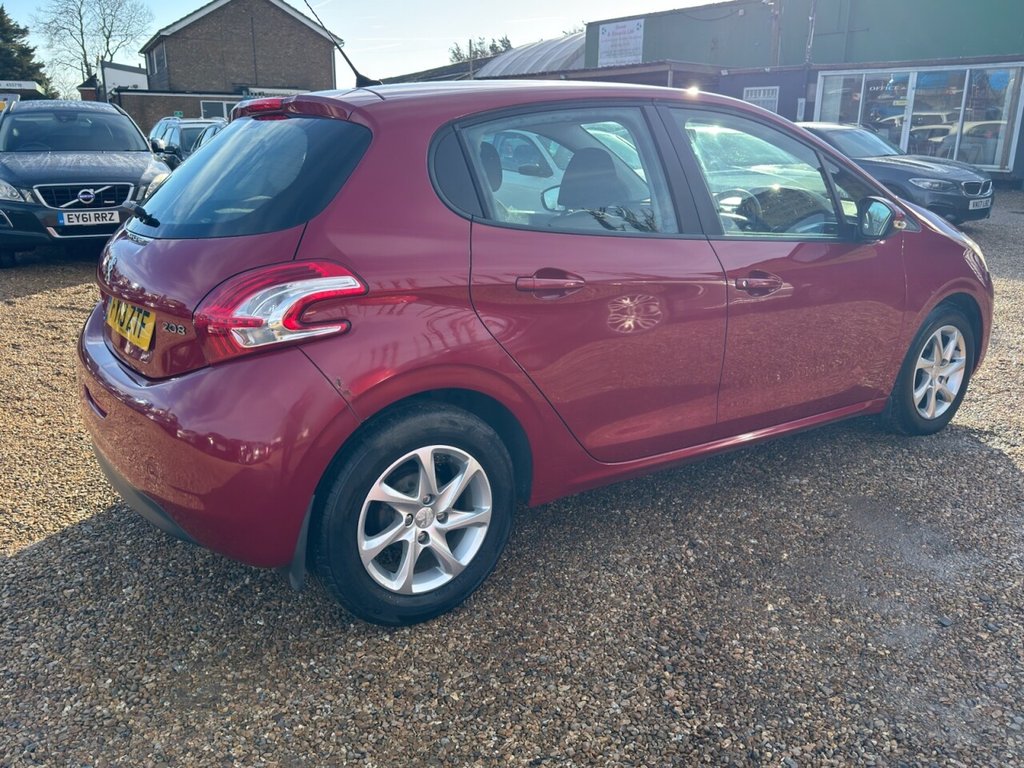 Used Peugeot 208 2013 for sale - 77200354: Photo 8