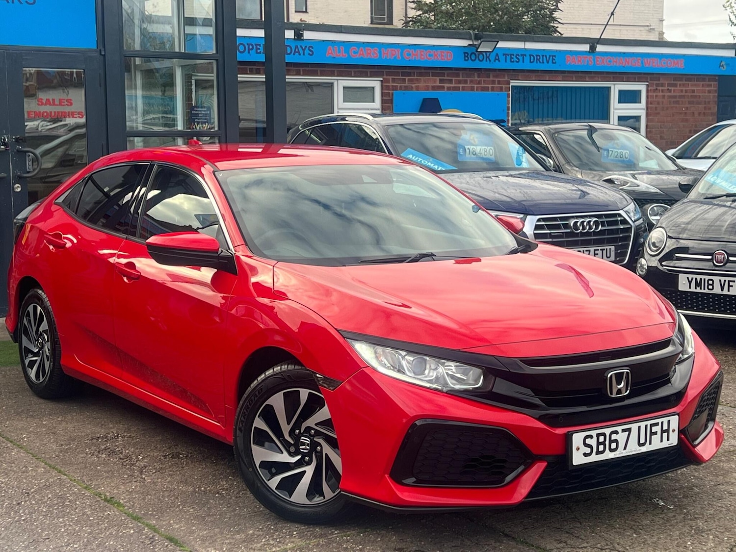 Used Honda Civic 2017 for sale - 76987714: Photo 13