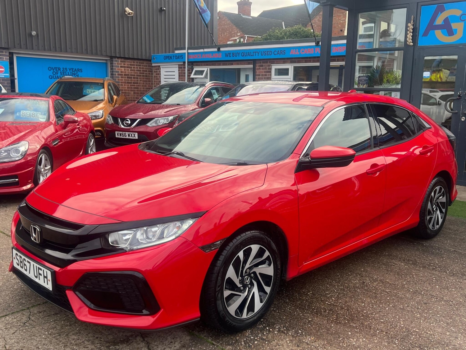 Used Honda Civic 2017 for sale - 76987714: Photo 40