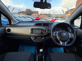 Used Toyota Yaris 2014 for sale - 77612083: Photo