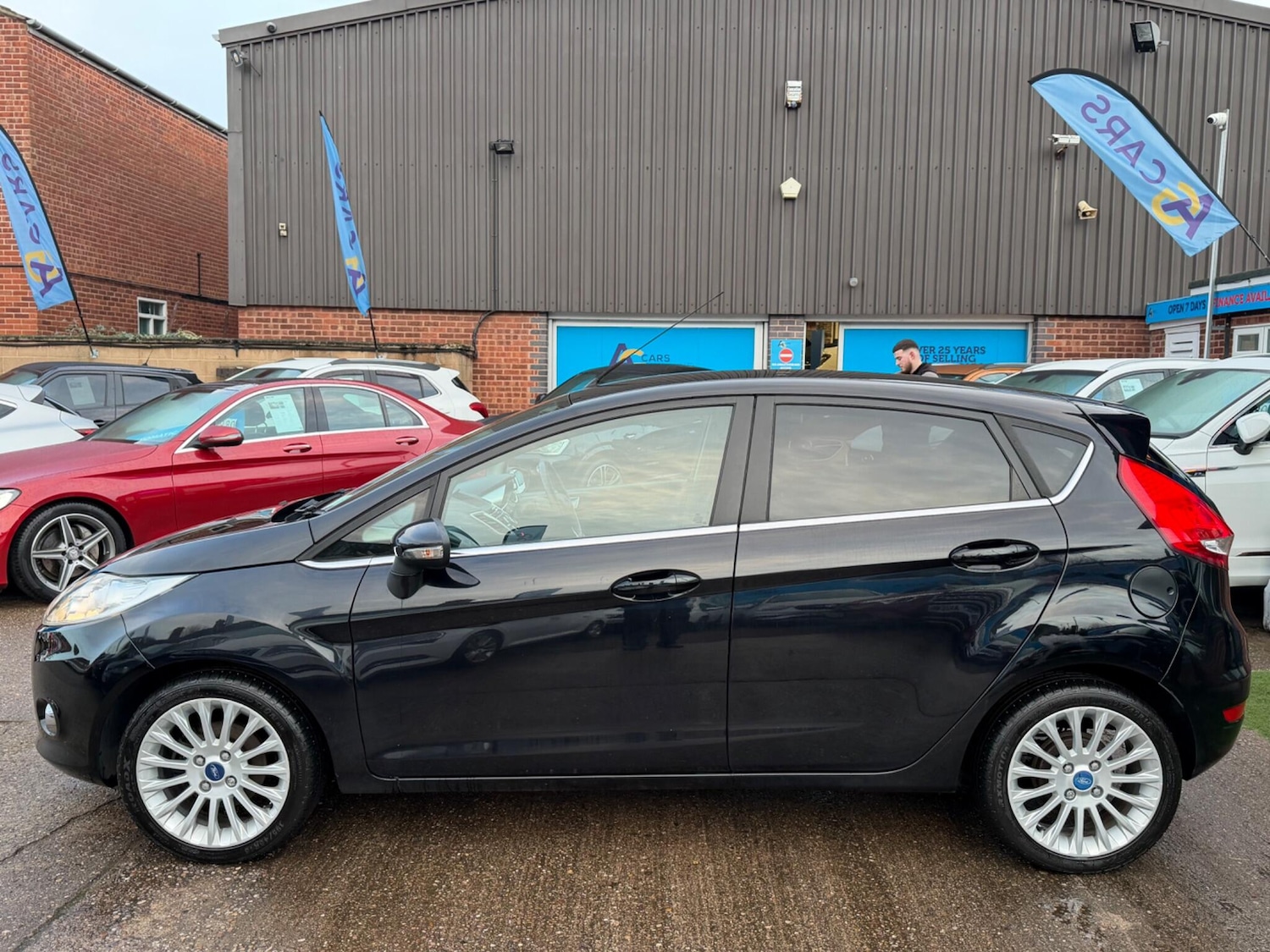 Used Ford Fiesta 2011 for sale - 77376220: Photo 31