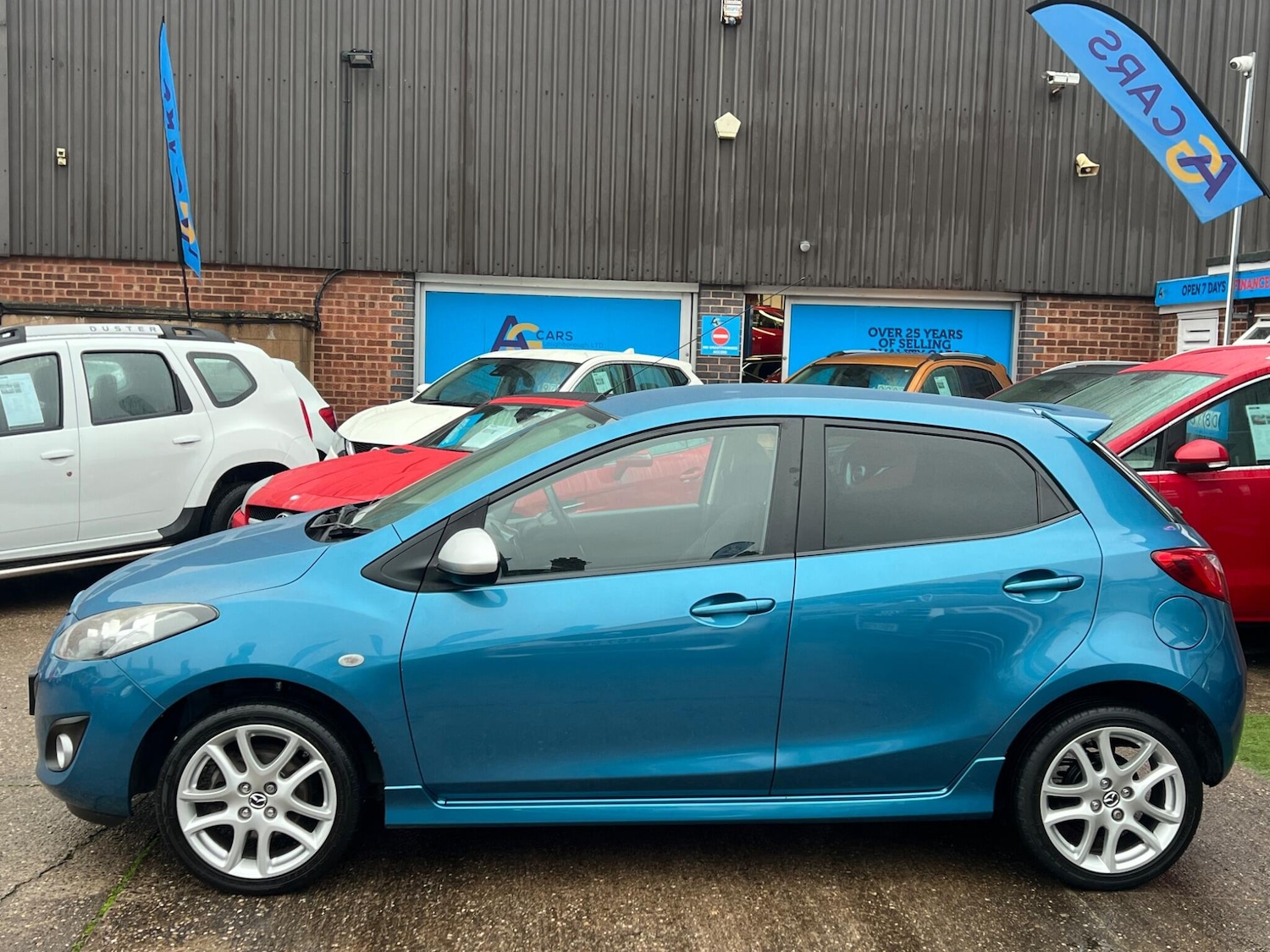Used Mazda Mazda2 2014 for sale - 76572254: Photo 43