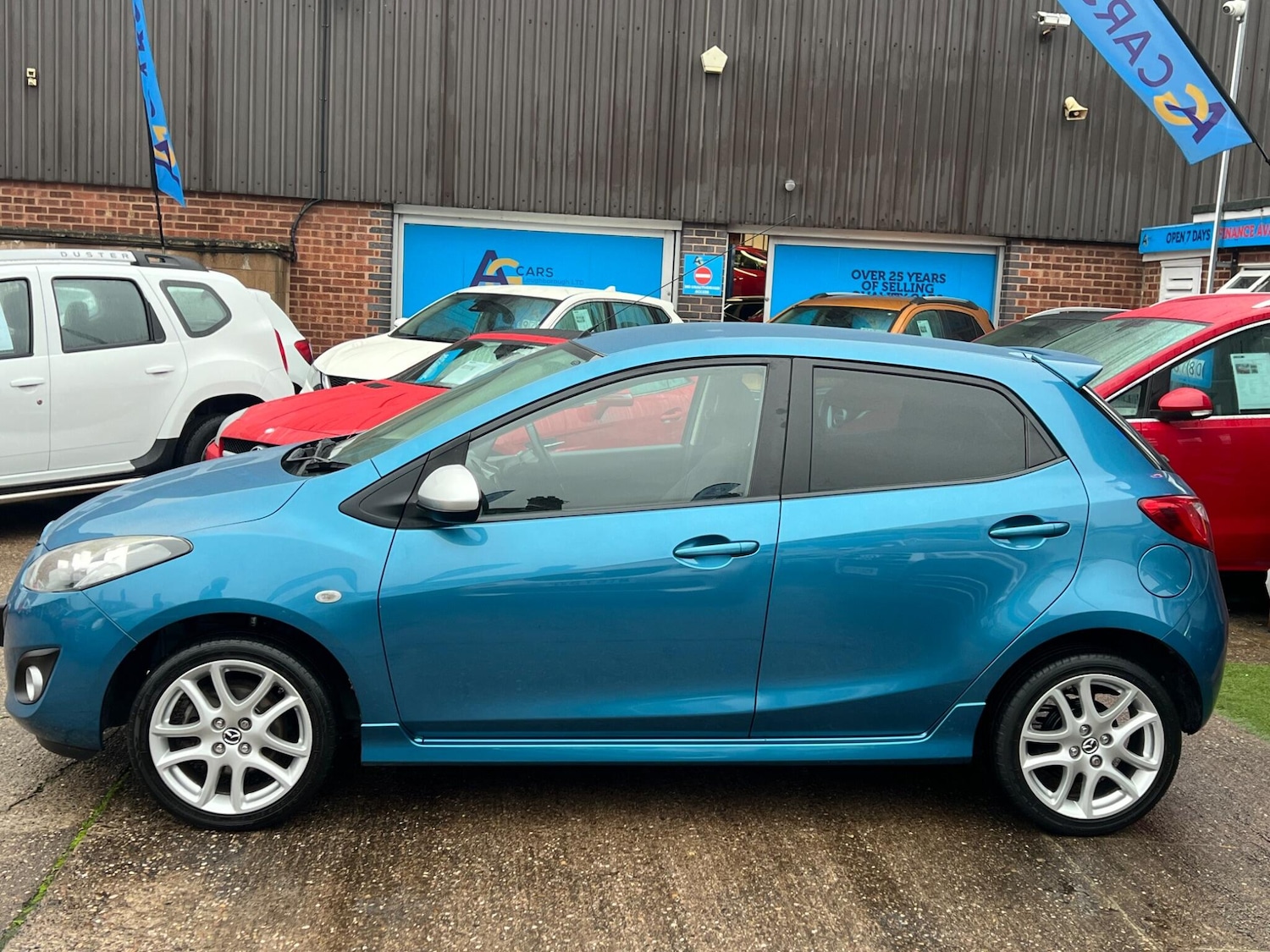 Used Mazda Mazda2 2014 for sale - 76572254: Photo 9